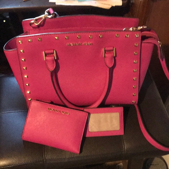 Hot Pink Michael Kors Purse And Wallet Set
